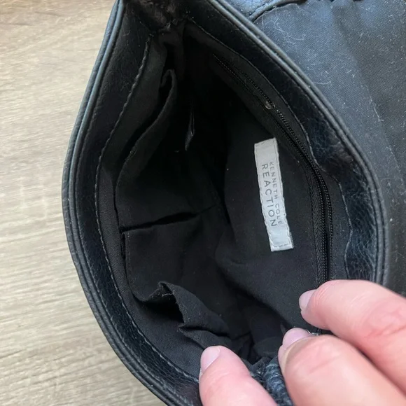 Kenneth Cole Reaction Black Crossbody Bag - Picture 6 of 10